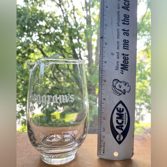 Seagrams Gin Clear Glass Bar Pitchers LG & SM Vintage - Picture 5 of 6